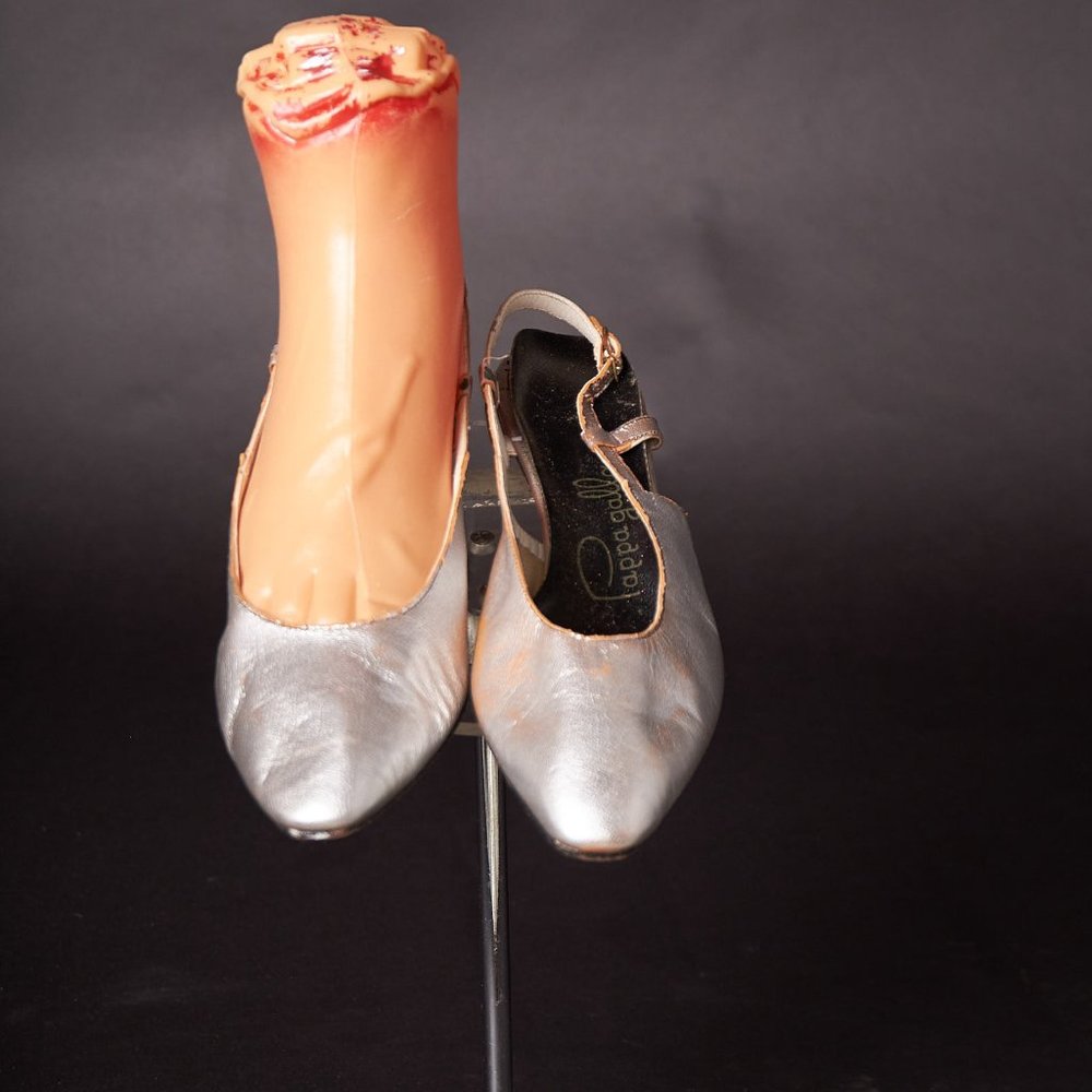 1970s Silver Pappagallo Ballet Slingback Heels Shoes